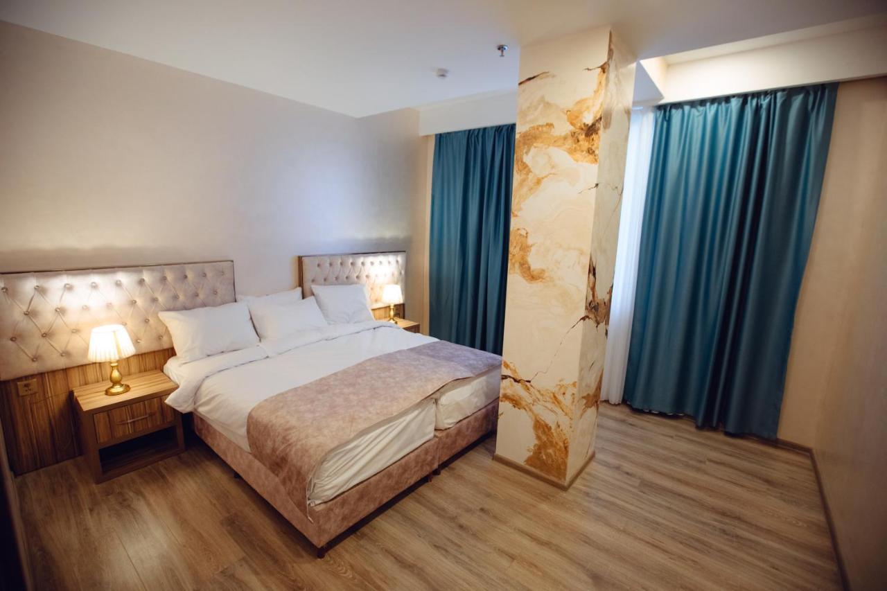 La Corne Hotel Bakoe Buitenkant foto