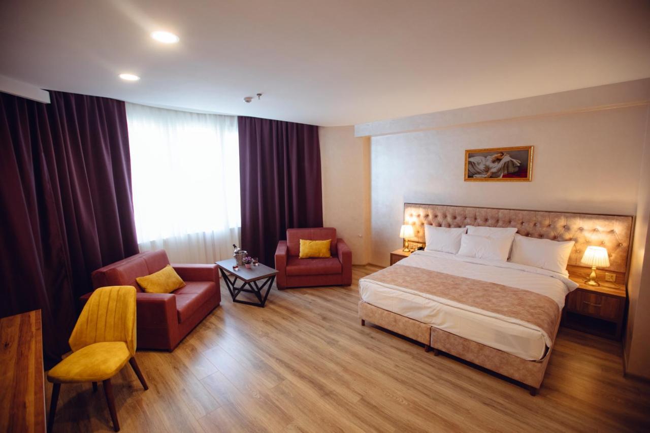 La Corne Hotel Bakoe Buitenkant foto